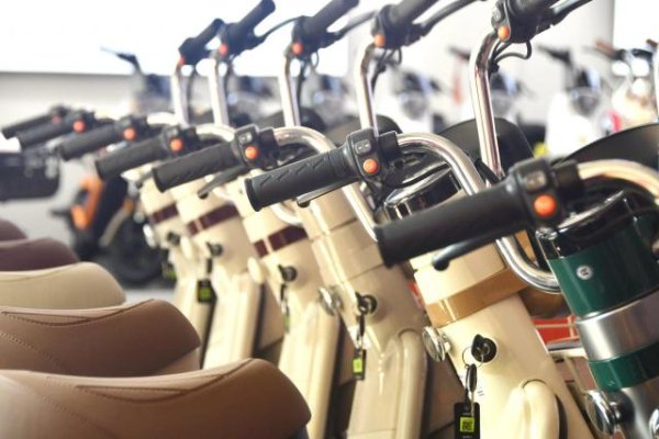 银河证券 “小电驴”新国标落地72小时：多车厂停工切换，有老牌注塑厂称正停产等订单