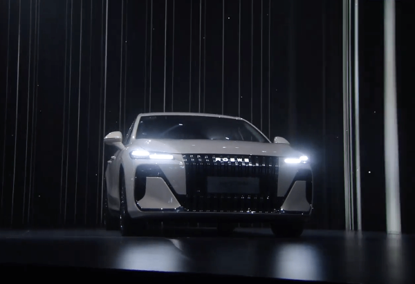 财米网 \＂明珠\＂概念首次落地 荣威M7 DMH上市限时8.58万起